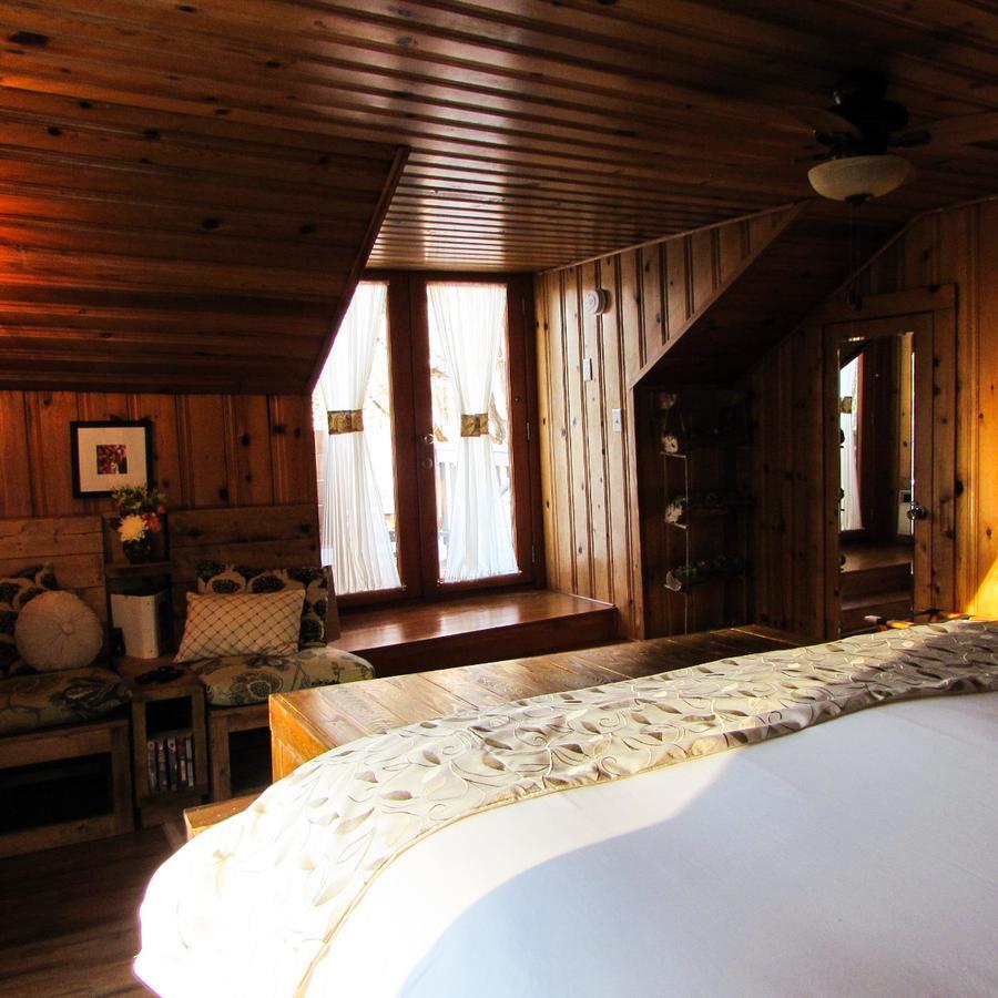 Red Leaf River Inn Уэйнсвилл Экстерьер фото
